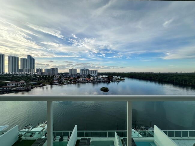 Primary Photo - 400 Sunny Isles Blvd