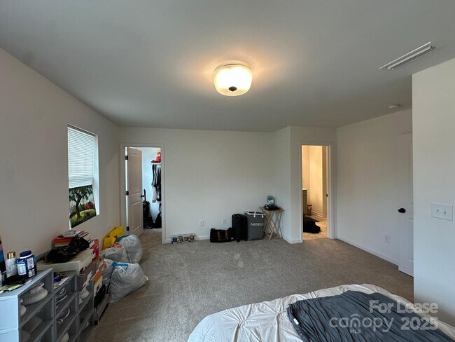 Building Photo - 11912 Basking Dr