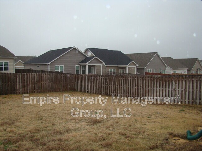 Building Photo - 1326 Montford Dr