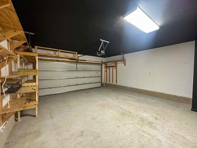 Building Photo - 733 Widgeon Wy