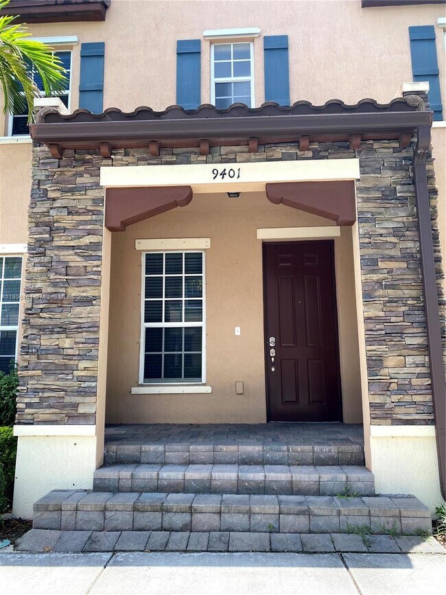 Building Photo - 9401 SW 171st Pl