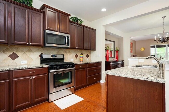 Building Photo - 4306 Laurel Creek Ct SE