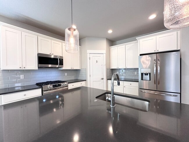 Building Photo - Beautiful Home in Desirable Monterey Estates – Happy Valley