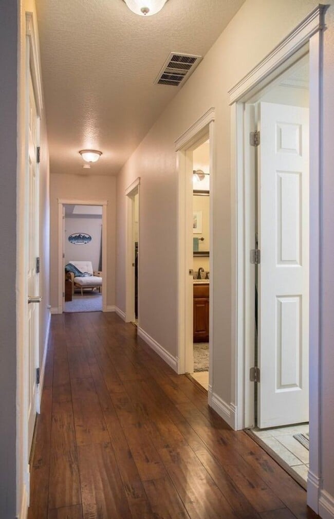 Building Photo - Executive Rental - Stone Mountain - 5 Bed - 3 Bath