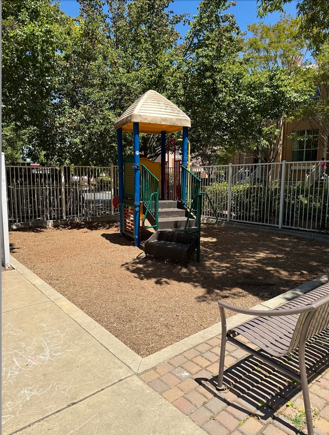 Building Photo - Parc Crossing 1 Bed 1 Bath Unit in Mountai...