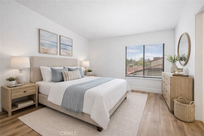 Building Photo - 25702 Seaside Dr