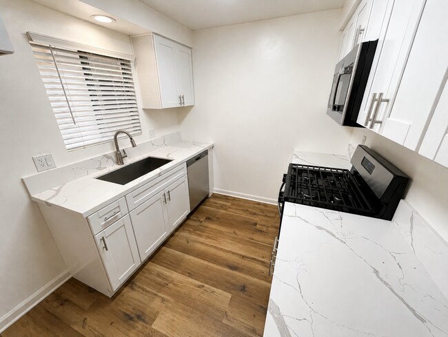 Building Photo - 343 S Steckel Dr
