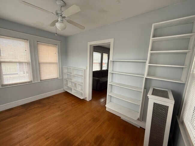 Building Photo - 527 Gallivan Blvd