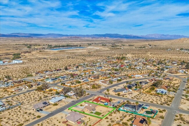 Building Photo - 29 Palms home in great neighborhood!