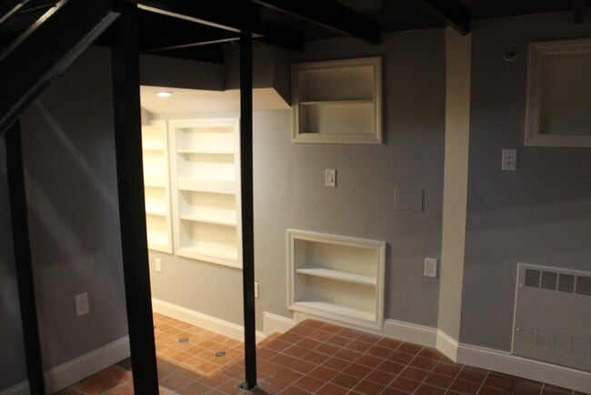 Building Photo - 49 Brimmer St