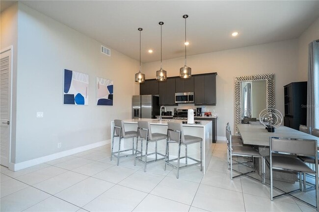Building Photo - 7740 Sandy Ridge Dr