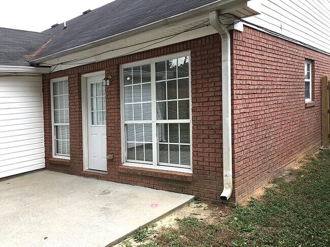 Building Photo - 2515 Freemans Walk Dr