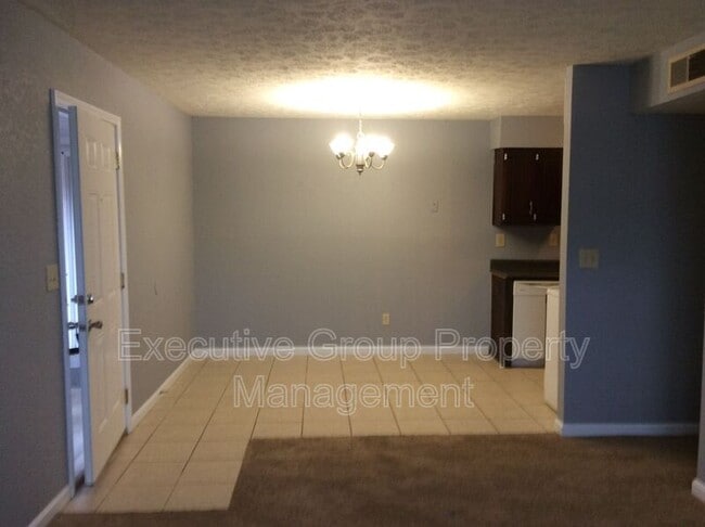 Building Photo - 365 Elmwood Dr