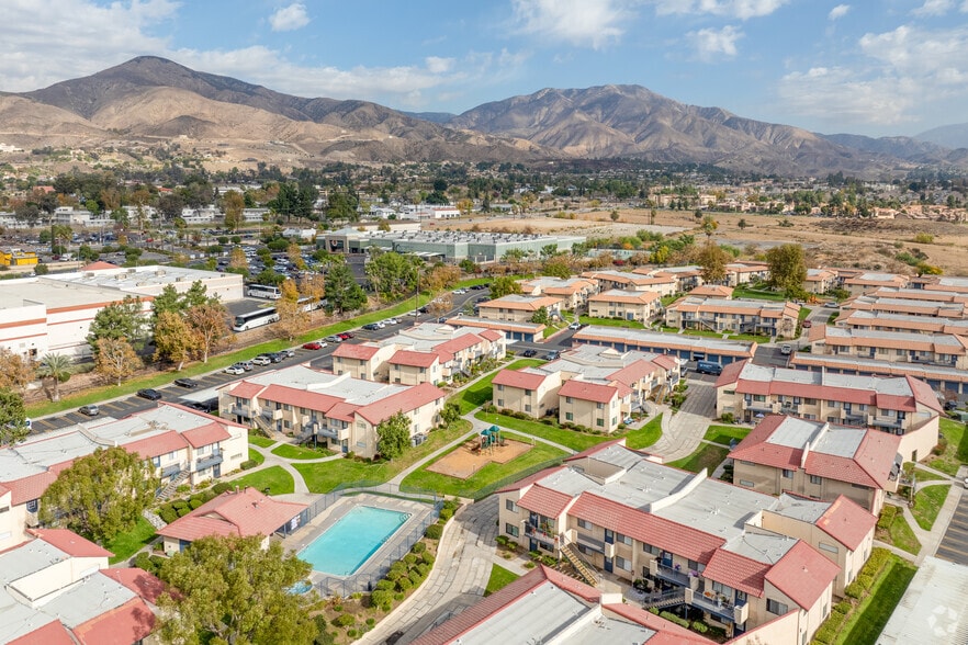 Primary Photo - Victoria Village