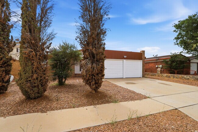 Building Photo - 10969 Duke Snider Cir