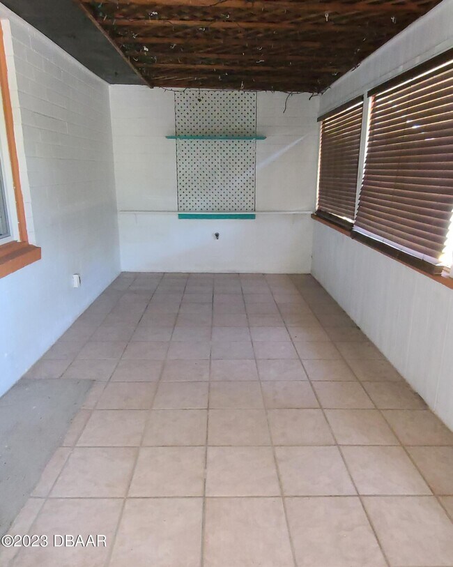 Building Photo - 315 Golf Blvd