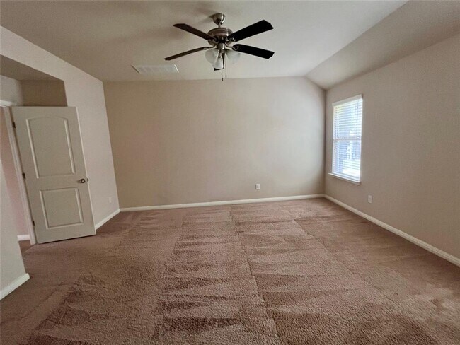 Building Photo - 929 Coulee Dr