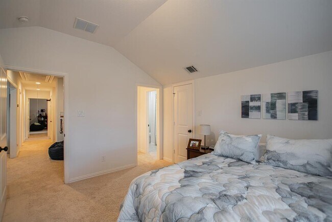 Building Photo - 7 Brittany Rose Pl