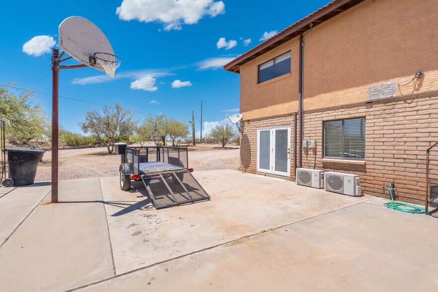 Building Photo - 56641 N Cope Rd