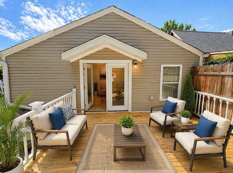 Building Photo - 635 Valley St