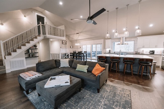 Building Photo - 2104 Almand Dr