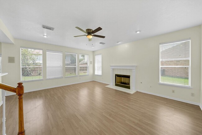 Building Photo - 15322 Vintage Oak Ln