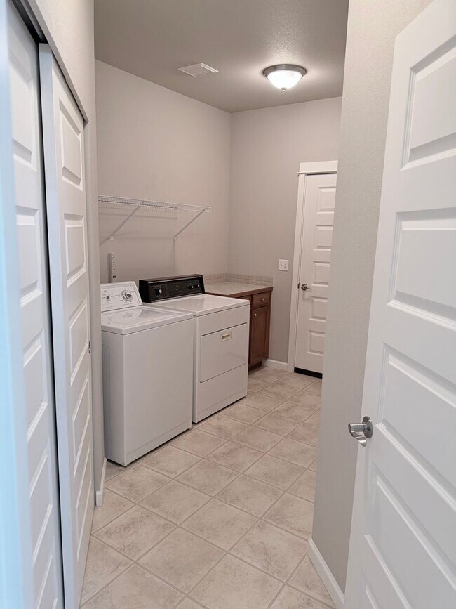 Building Photo - 3047 Ridge View Pl