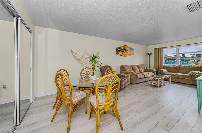 Building Photo - 2700 Bayshore Blvd