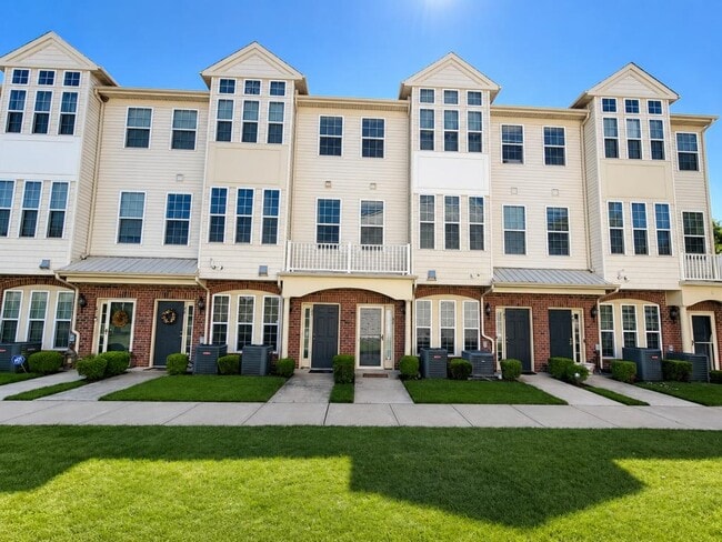 Building Photo - 44 Kyle Dr