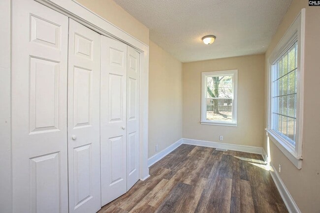 Building Photo - Charming 3-Bedroom Home in the Heart of Rosewood – Available July 2026!