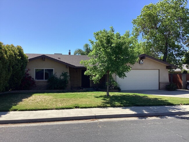 Building Photo - 1333 Pierce Dr