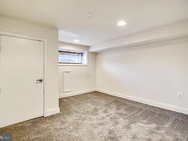 Basement bedroom - 521 S Linwood Ave