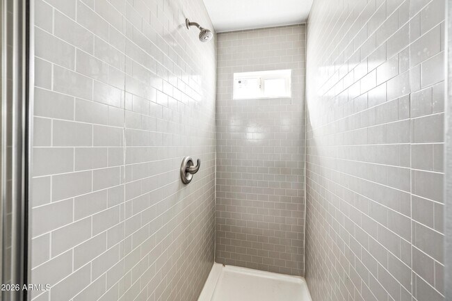 Building Photo - 330 N 15th St