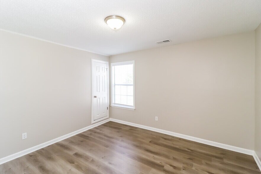 Building Photo - 10198 Spruce Grove Ln
