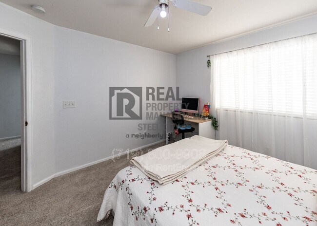 Building Photo - 2214 Cowhand Pl