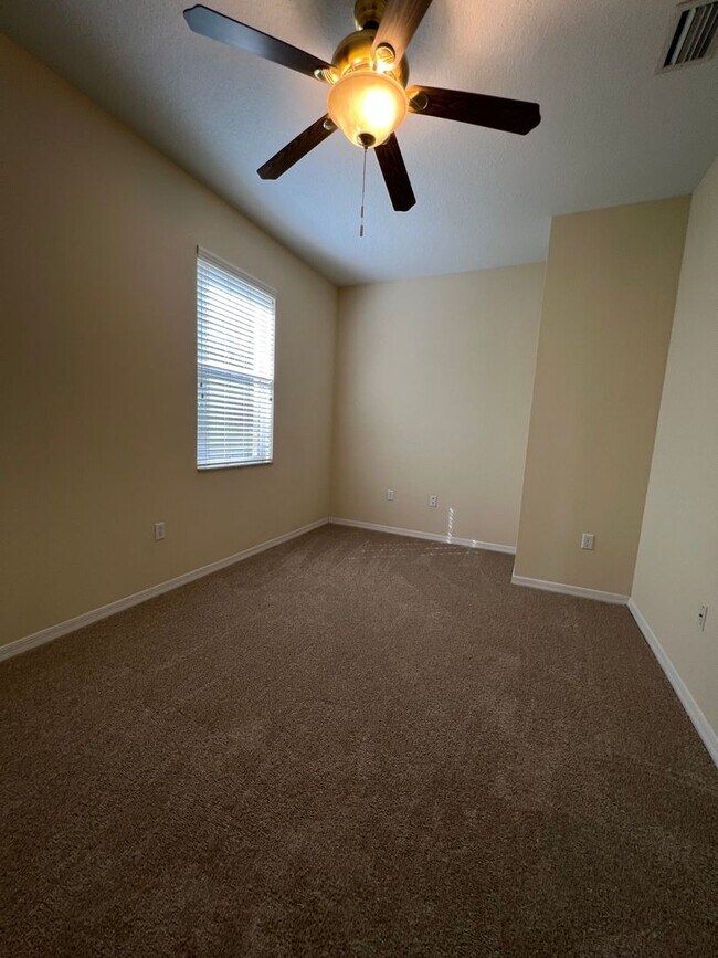 Building Photo - * Coming Soon* 2 Bedroom with Den, 2 Bath in Lake Forest in Saint Lucie west