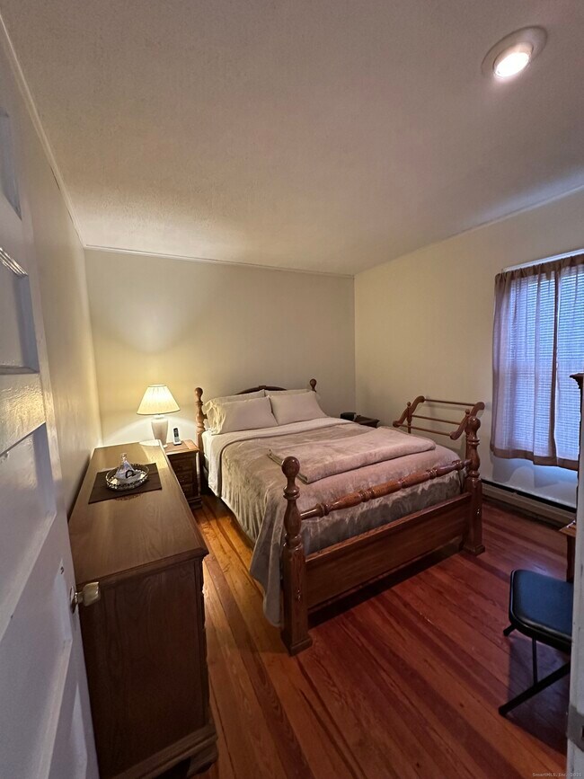 Building Photo - 220 Elliott Ave