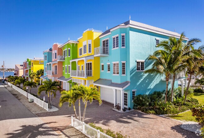 Building Photo - South Beach Village