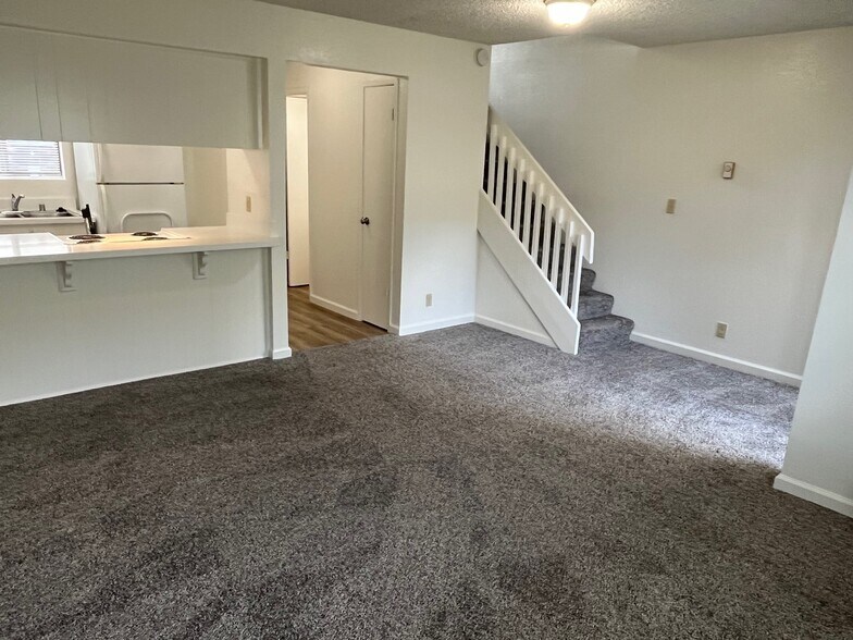 Building Photo - 3140 Alicita Ct