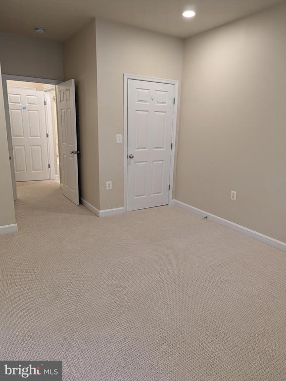 Building Photo - 42515 Hollyhock Terrace