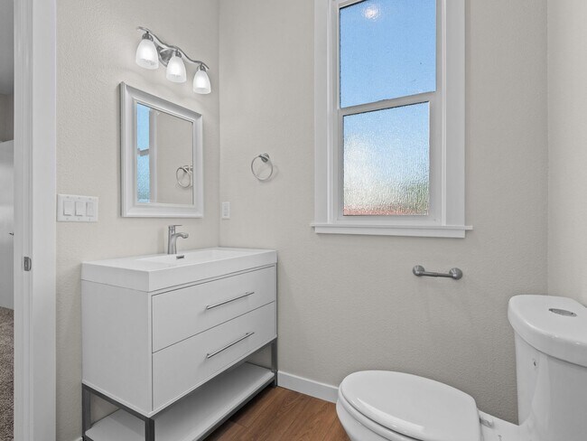Building Photo - 50 Berrum Pl