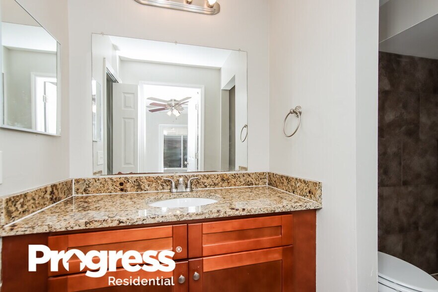 Building Photo - 225 Bayhead Dr