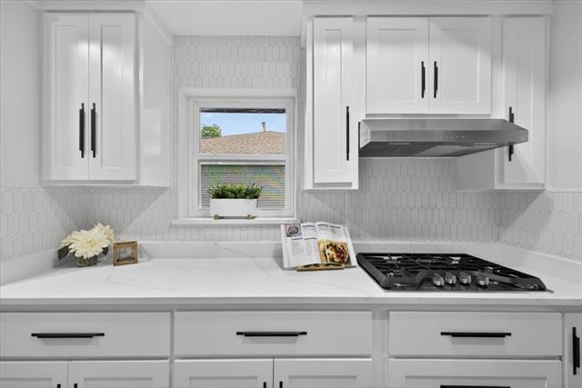 Building Photo - 3330 Sharpview Ln