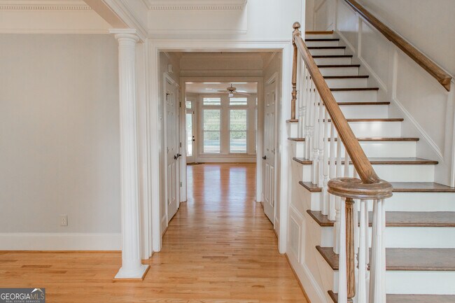 Building Photo - 540 Birkdale Dr