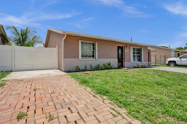 Building Photo - 6214 Wauconda Way W