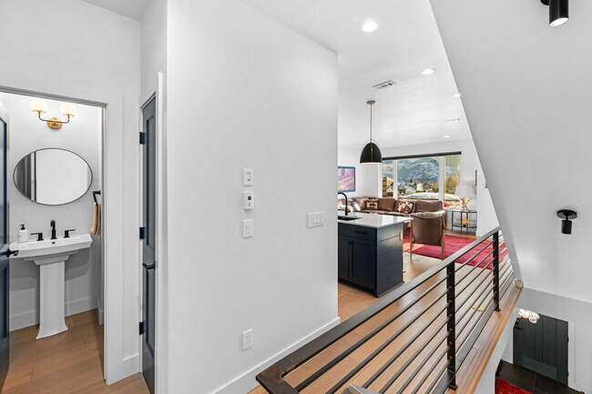 Building Photo - 85 Haverly St