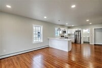 Building Photo - 589 Public St