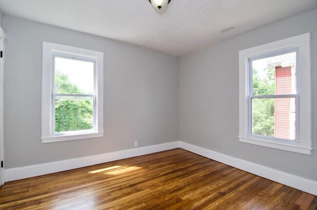 Building Photo - 74 Clifton Ave