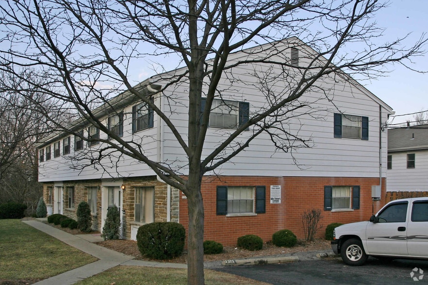 Building Photo - 3263-3287 Lakeview St