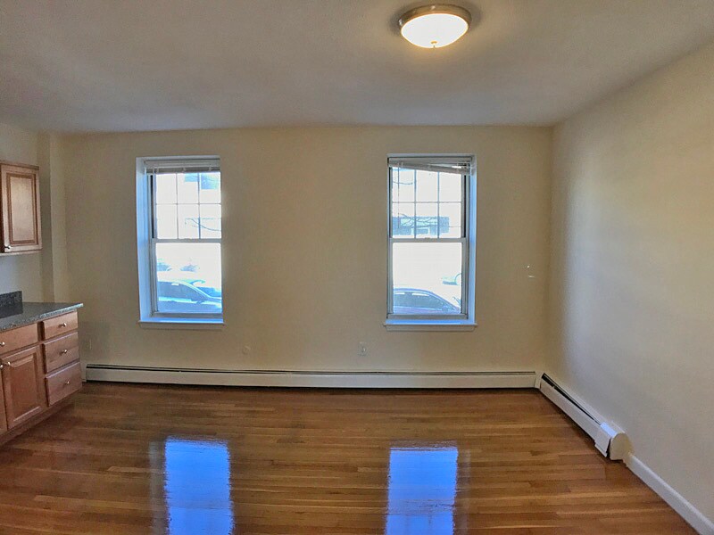 Building Photo - 168 N Beacon St